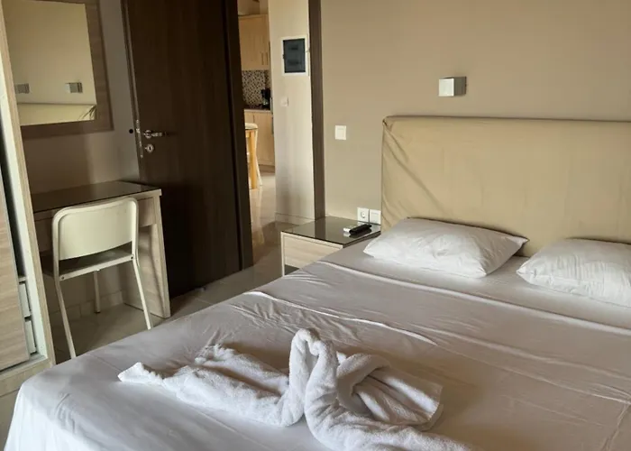 Endless Seaview B Apartament Alikes